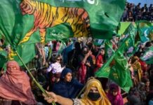 Pakistan’s two major political parties agree to form coalition go